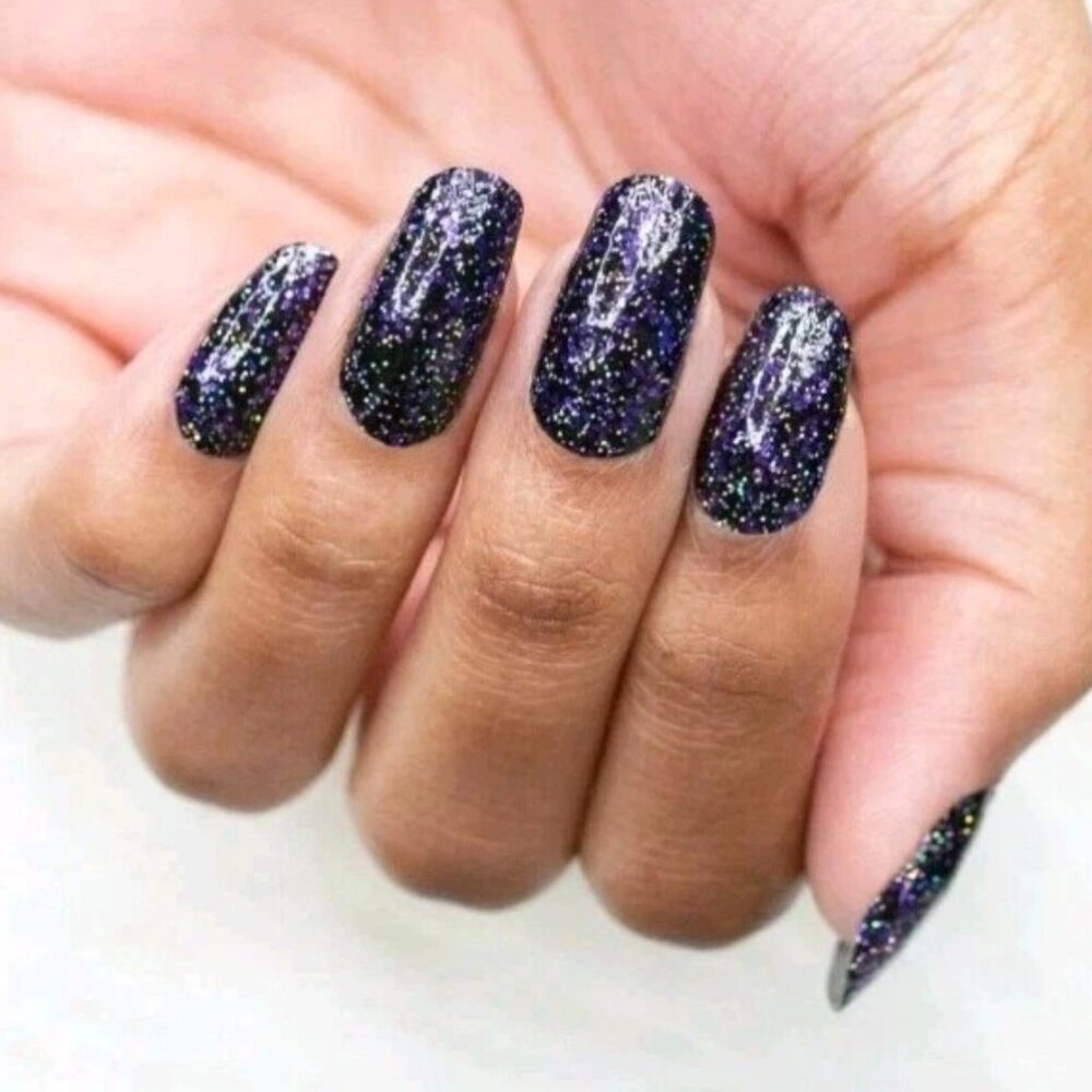 Color Street Nail Strips ~ Living The Gleam